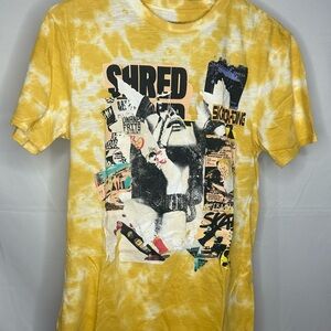 Guess Yellow Graphic Short Sleeve Tee